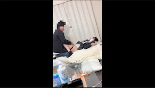 【再販】ハプニングw自宅に連れ込んだ2人組の相方が買い物行ってる最中にヤッてたら、予想以上に早く帰ってきて見られたww-1