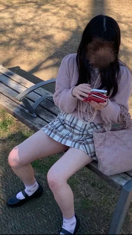 【⭐︎本編顔出し⭐︎】小柄な無防備ミニスカJDのスジまでしっかりパンチラ盗撮♡-2