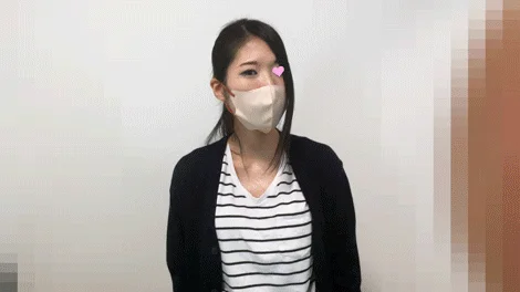 スレンダー人妻の胸チラ/胸元から覗く美乳は乳首まで丸見えでした【パンチラ】