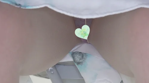 [4K]地元の友達が早期結婚！お祝いにやってきた同い年のティーンまん丸おっぱい、いただきました！-4