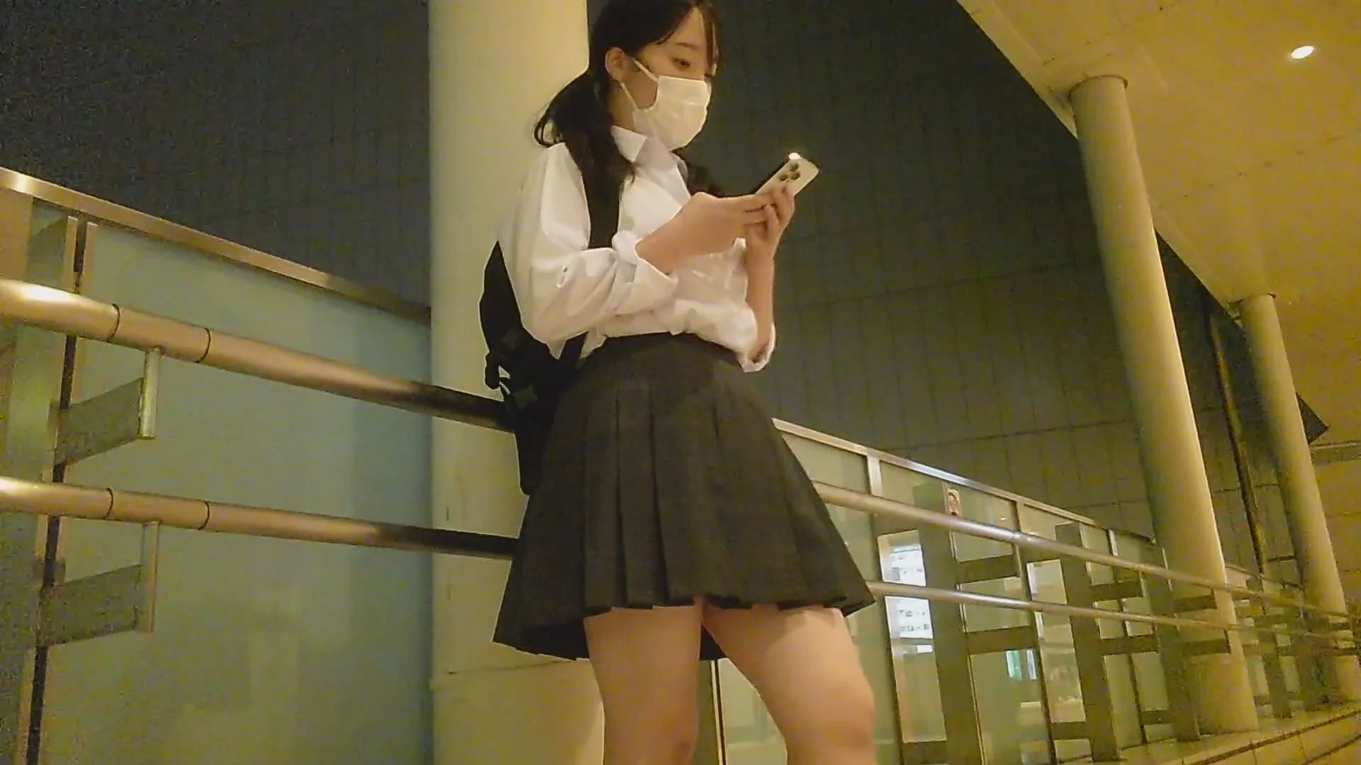 真面目な学級委員長のエロすぎる秘密！無防備すぎる剛毛マ〇コに我慢出来ず膣奥に大量中出しｗ