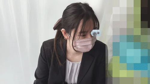 【再販】[ワクチン接種]リクスー美人OLの色白Fカップ＆透けパンティー＆マン毛まで見えるラッキー