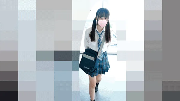 現役アイドル青チェJKのぷりぷりお尻とクロッチ大開帳からの前張り一本筋マンアナル丸見え。エレベーター盗撮