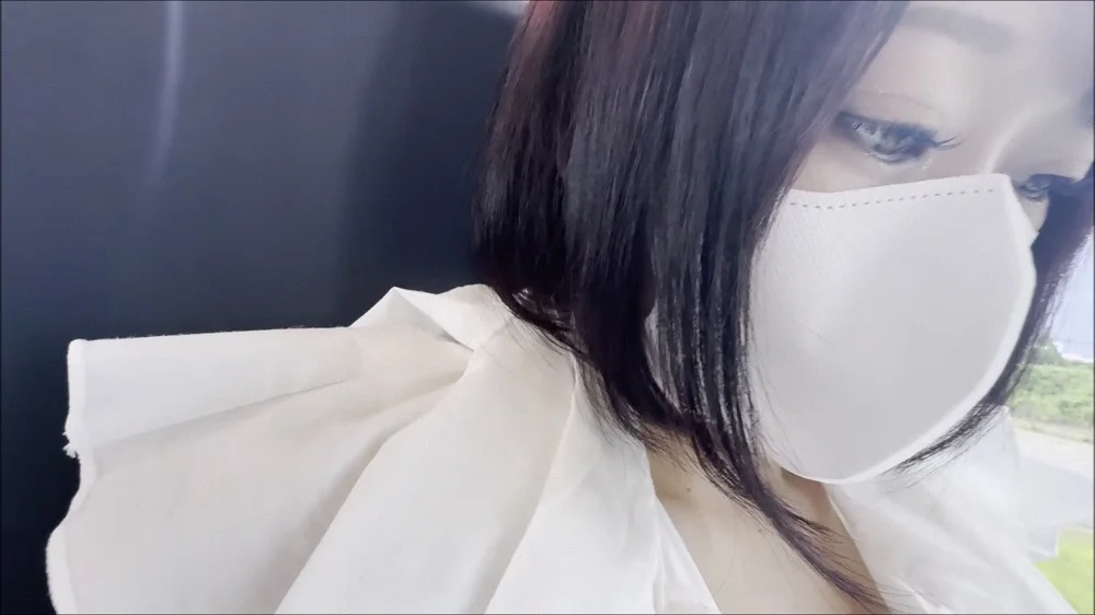 電車お触り35 小柄で大人しい天使ちゃんのふっくらおっぱいとマンを弄りまくりました-1