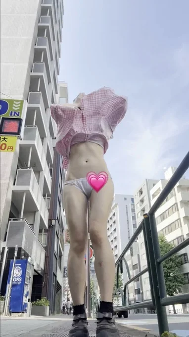 過去一ヤバかったモンローぱんちら(///∇///)めくれすぎてブラまで見えちゃった…-1