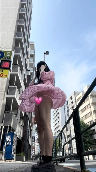 過去一ヤバかったモンローぱんちら(///∇///)めくれすぎてブラまで見えちゃった…-5