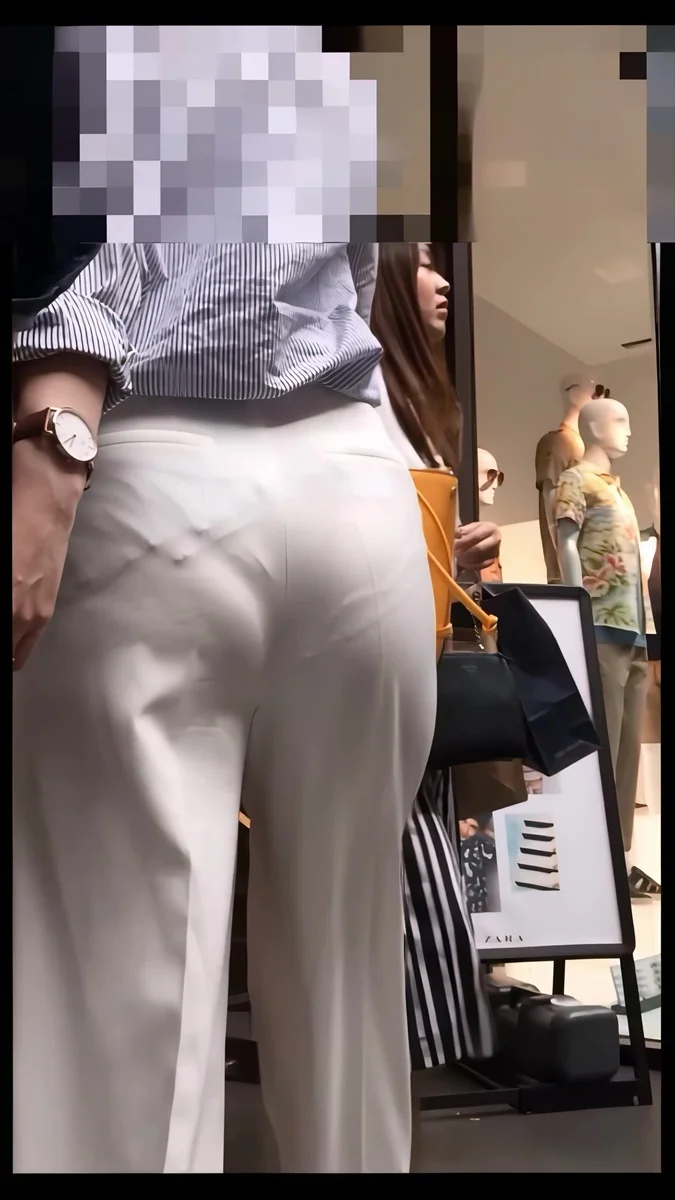 【再販】78触りたくなる美尻-3