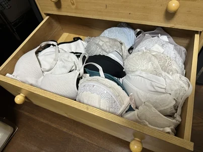 妹下着図鑑 part4：保育士になって2度目のタンスチェック全下着データ！-1