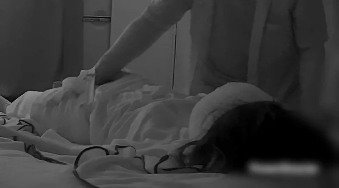 極上スレンダー美人受付嬢がマッサージでイキまくり-3