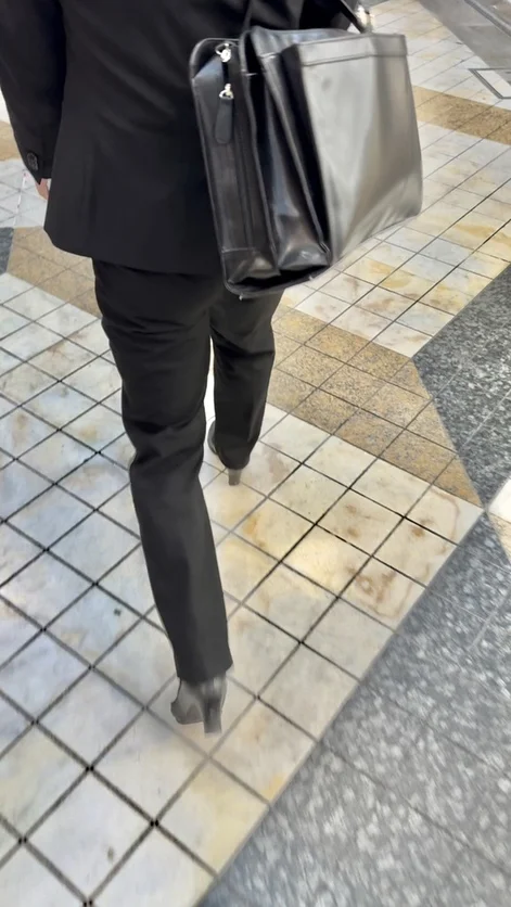 働くお姉さん達Vol.13 パツパツパンツスーツのお姉さんと黒パンストの美人OLさんとリクスーのお姉さんの三本です-3