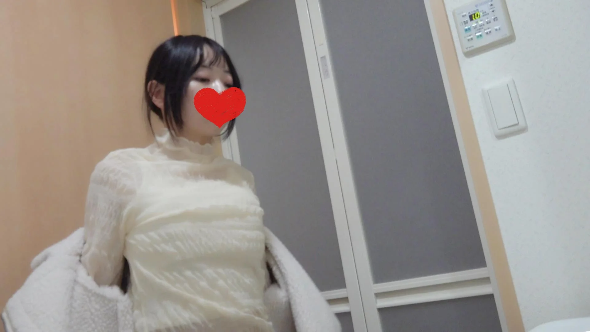 【民泊着替え】SS級スレンダー美女の推し活宿泊と貧乳JDちゃん/-246人目・247人目-1