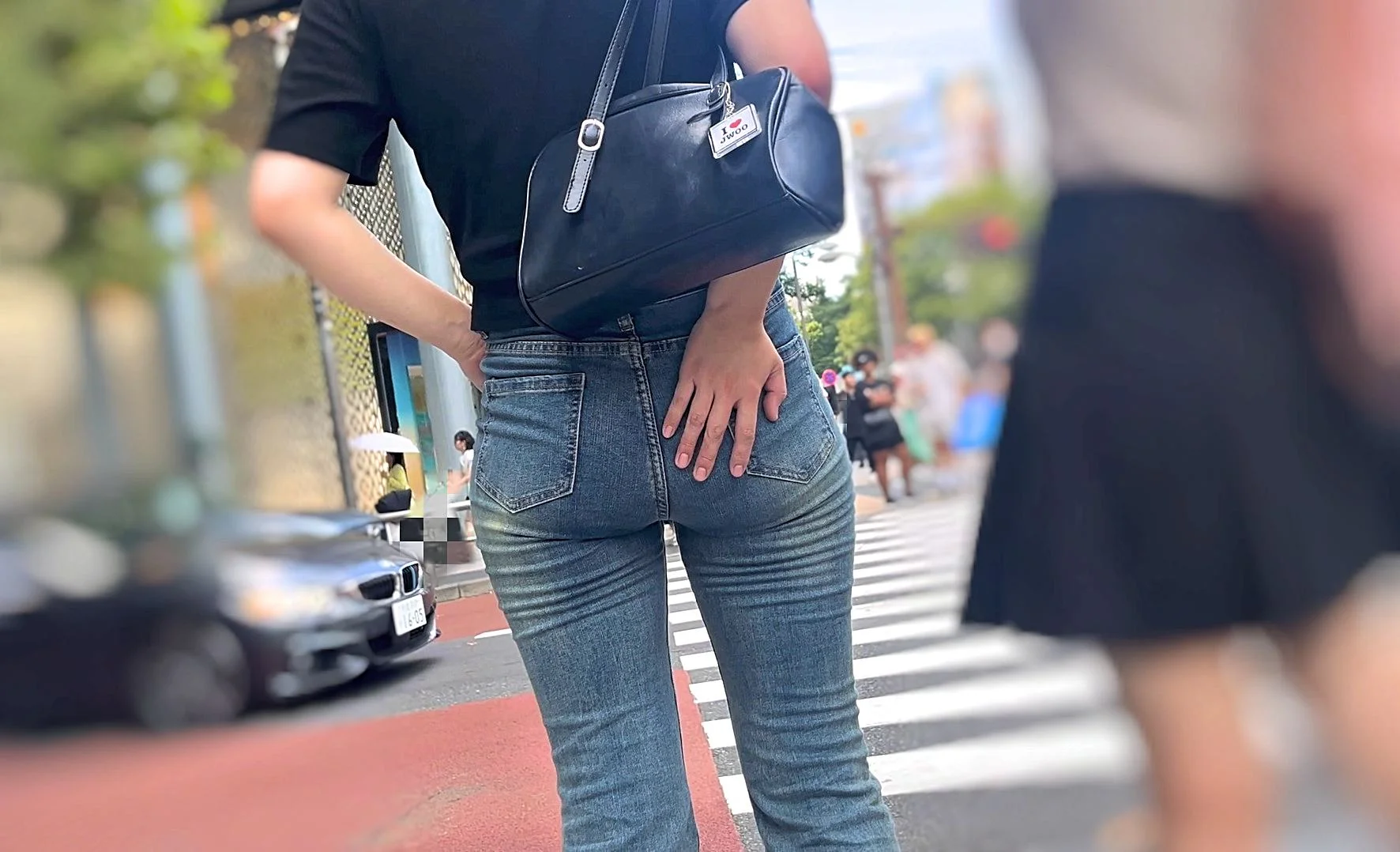 超Sクラスなエロケツ女子大生を堪能！ピチピチのジーンズ尻と食い込みで♂を誘う!-4