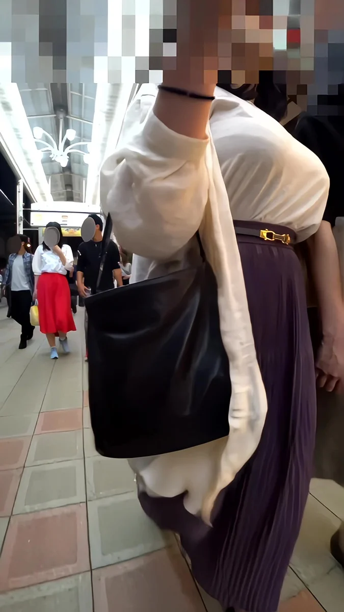 【再販】152爆乳をゆさゆさしながら歩くほんわかしたお姉さん-3