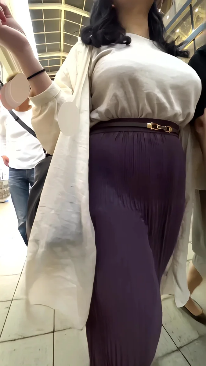 【再販】152爆乳をゆさゆさしながら歩くほんわかしたお姉さん-5