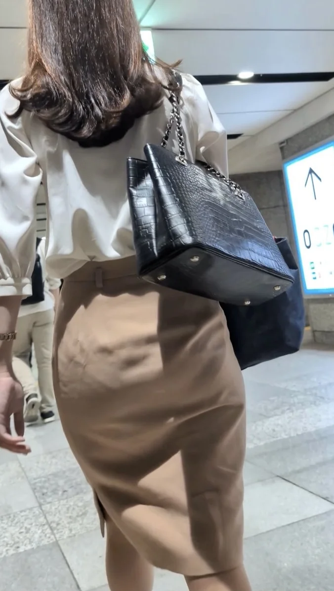 【542】美人オーラ半端ないスタイル抜群の私服OLさんを追う！(おまけ動画あり)-2