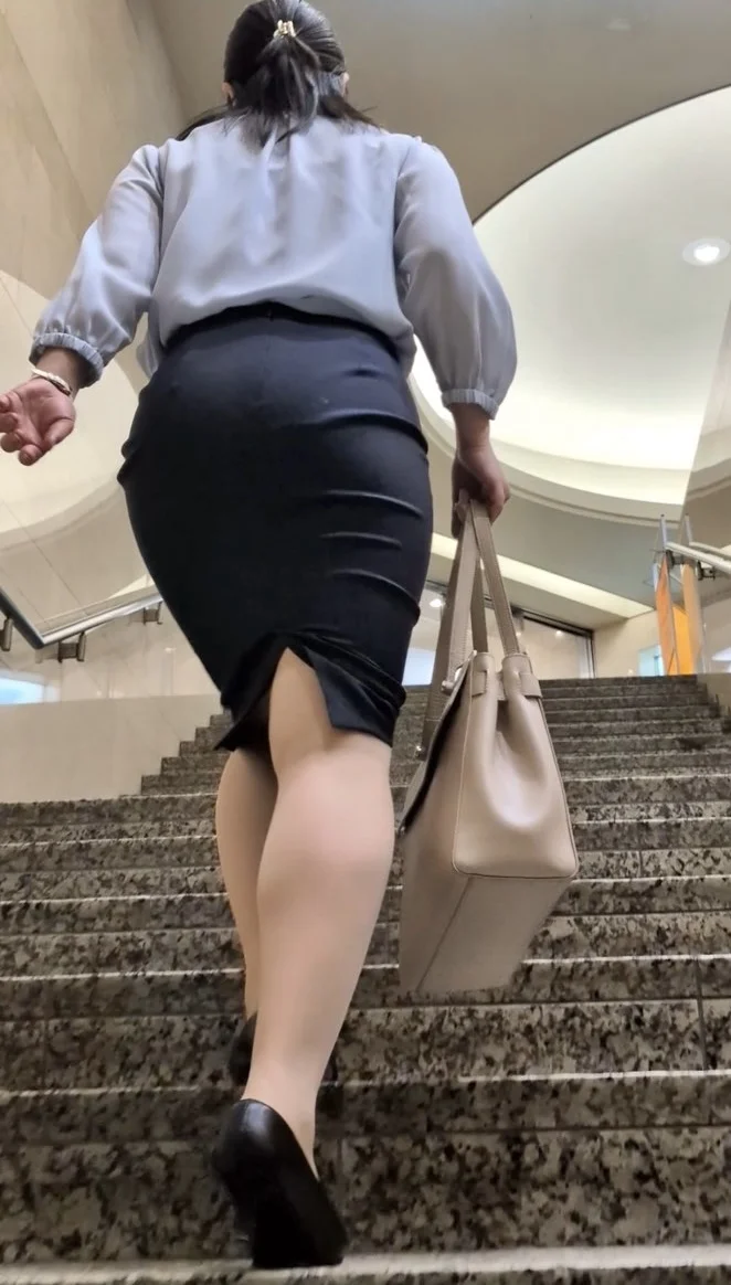 【542】美人オーラ半端ないスタイル抜群の私服OLさんを追う！(おまけ動画あり)-4
