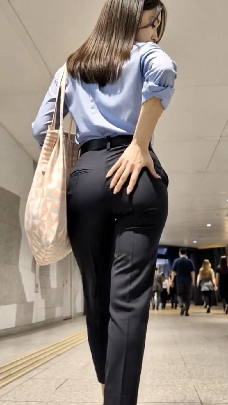 【544】見事なプリプリタイトパンツを見せつけてくれる美女OLさんに密着！(おまけ動画あり)-4