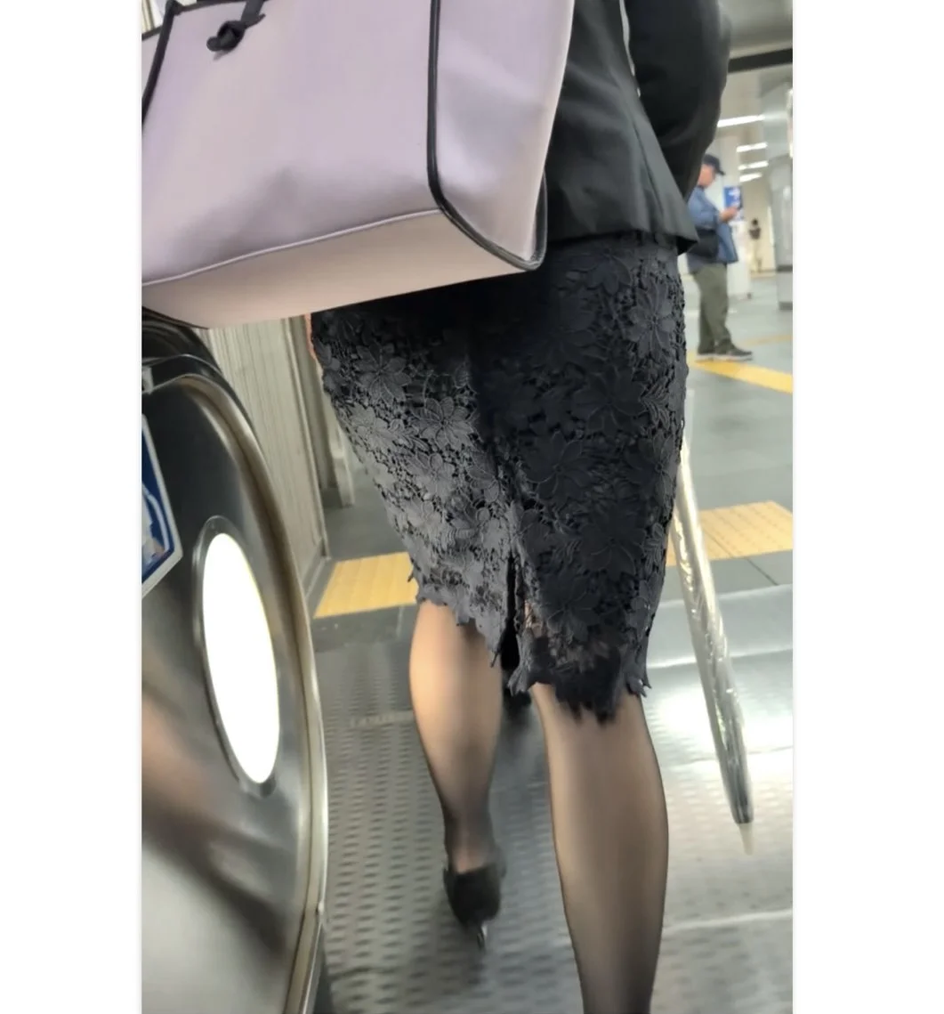 【546】高身長のハイスペックOLさんはリーフレースタイトスカートがとっても似合う動画2編！(おまけAI動画あり)