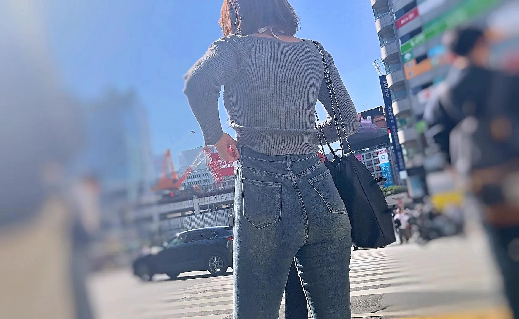 素人お姉さんのパツパツエロ尻を堪能！人気のスキニーデニムから美巨尻を上から見せつけて♂を誘う!-6