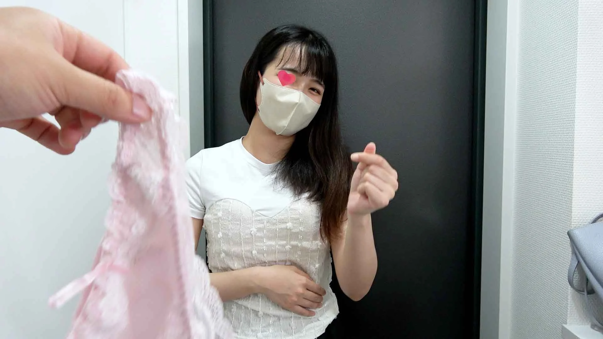 可愛い女子大生のパンツ買取｡使用済みパンティを目の前で脱いでくれた｡【パンチラ/ 美 尻/ 美乳】-6