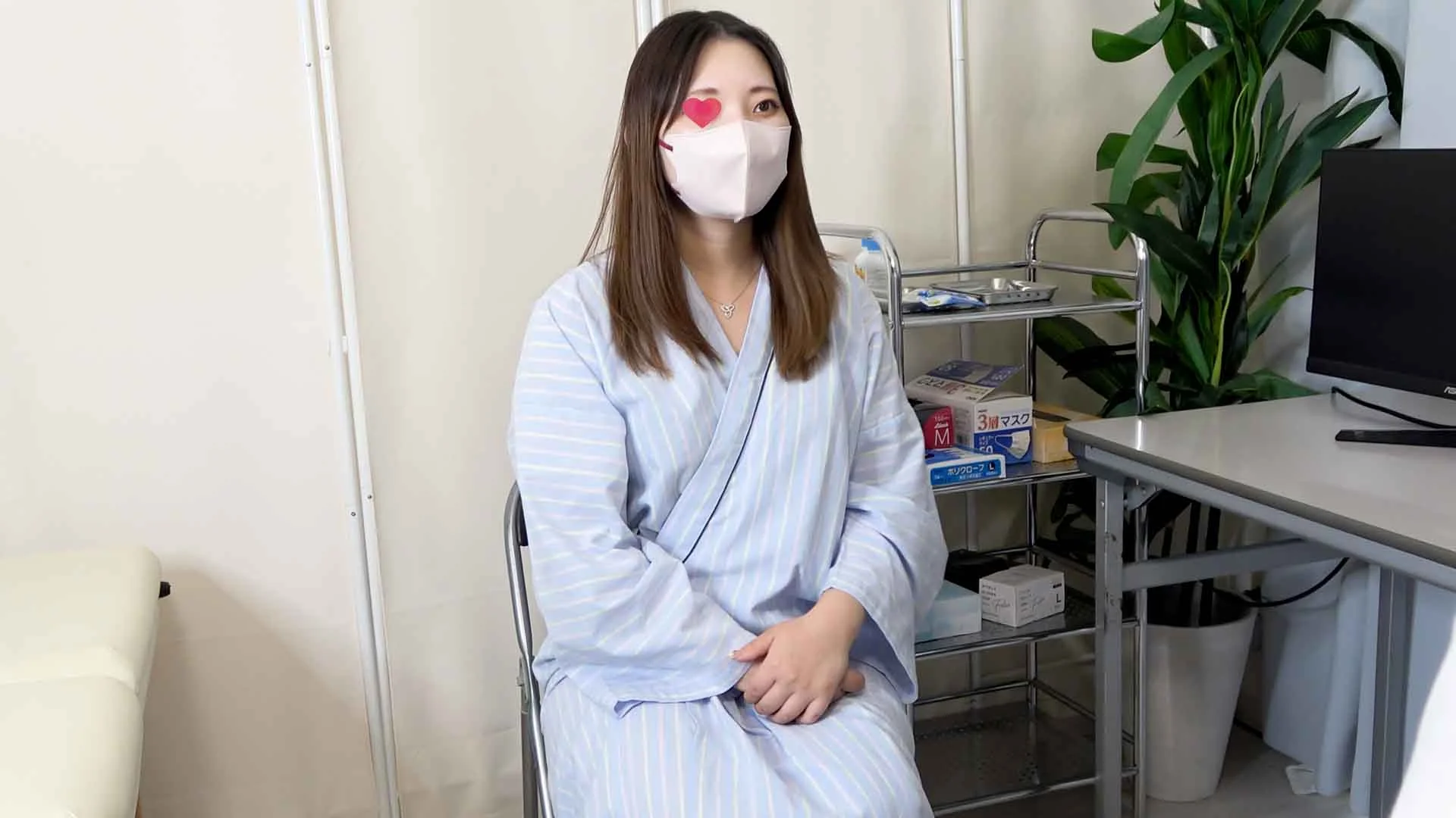美乳OLのおっぱいを揉みしだき/乳首を弄りまくりのお触り検診【美尻/美人/清楚】-1