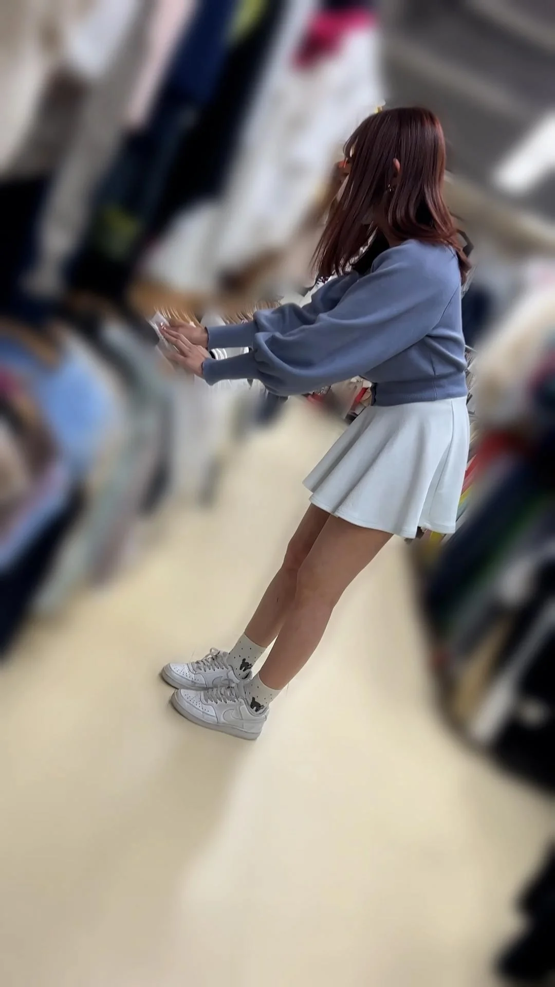 【働く女性の胸ちら ver.10】 〜S気味ギャル店員が「ノーブラ・ノーパン」で接客!? 〜-1