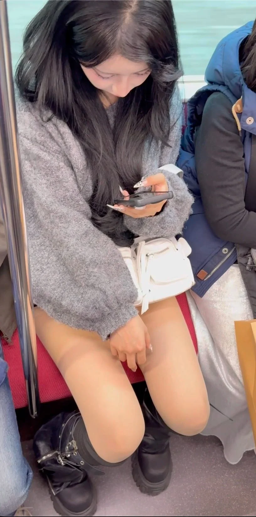 【再販】至高の俯瞰：S級美女10名の「真上密着」美脚！-5