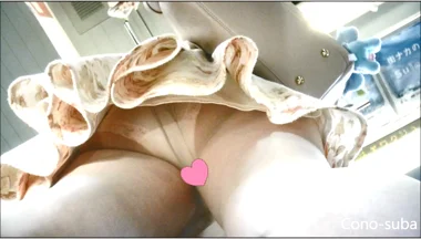 【再販】可愛い女子大生のパンスト純白パンティ丸見え３連発-4