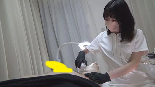【再販】VIO脱毛サロン手コキ施術　陰茎に夢中になり過ぎてパンツ盗撮されても気が付かないセラピストさん-5