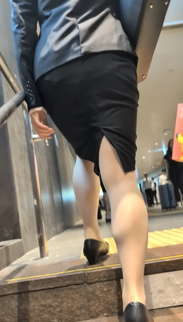【562】清楚な髪型のリクルートスーツOLさんこそ至高の色気を放ってくれます！-3
