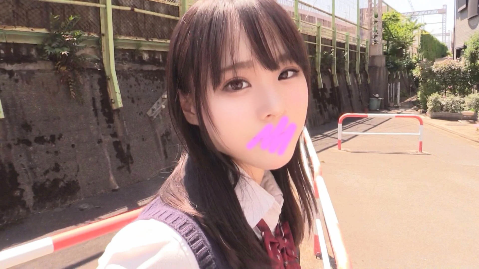 【接写JK48】黒髪清楚の陰唇のふくらみ…肉厚プニプニ-1