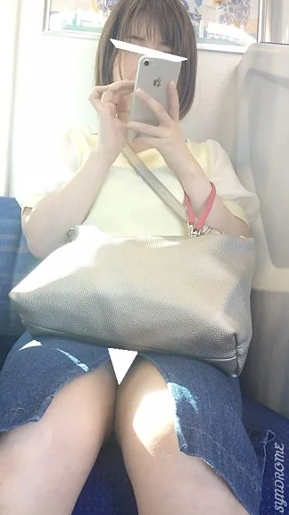 【再販】(電車対面）(顔出し）アグレッシブ…ディープなフロントスリットをくぱぁ～っと割って…▼ぞーんの最深部に…チラつかせちゃうお姉さん-1