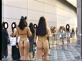 【再販】【期間限定～26/5/10】（特価ワンコインセール）90年代のお立ち台ギャルのビデオ①　公共の場で見せまくるするギャル達-3