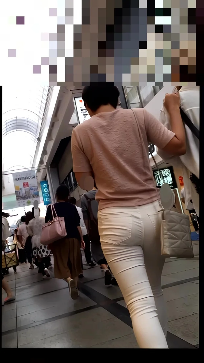 【再販】200むちむちの白パンツギャル２名-1