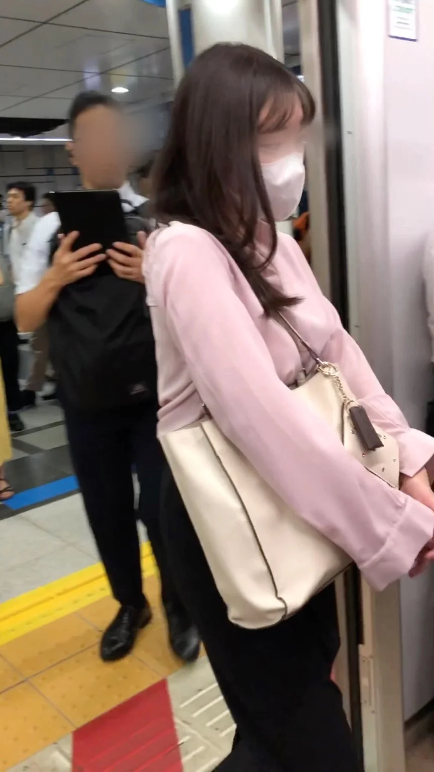 【すぐそこの眺め183】ムチムチボディの清楚系ＯＬは推定Ｇカップ！！-4
