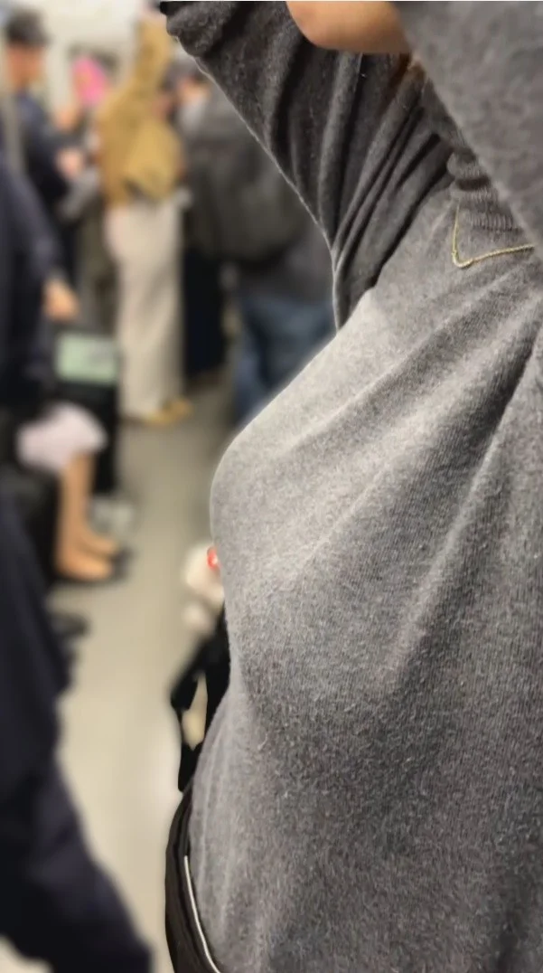 【再販】街の風景２５　眩しすぎるアイドル美顔の突き出しおっぱいを唯一無二のガン見体験（前編）-5