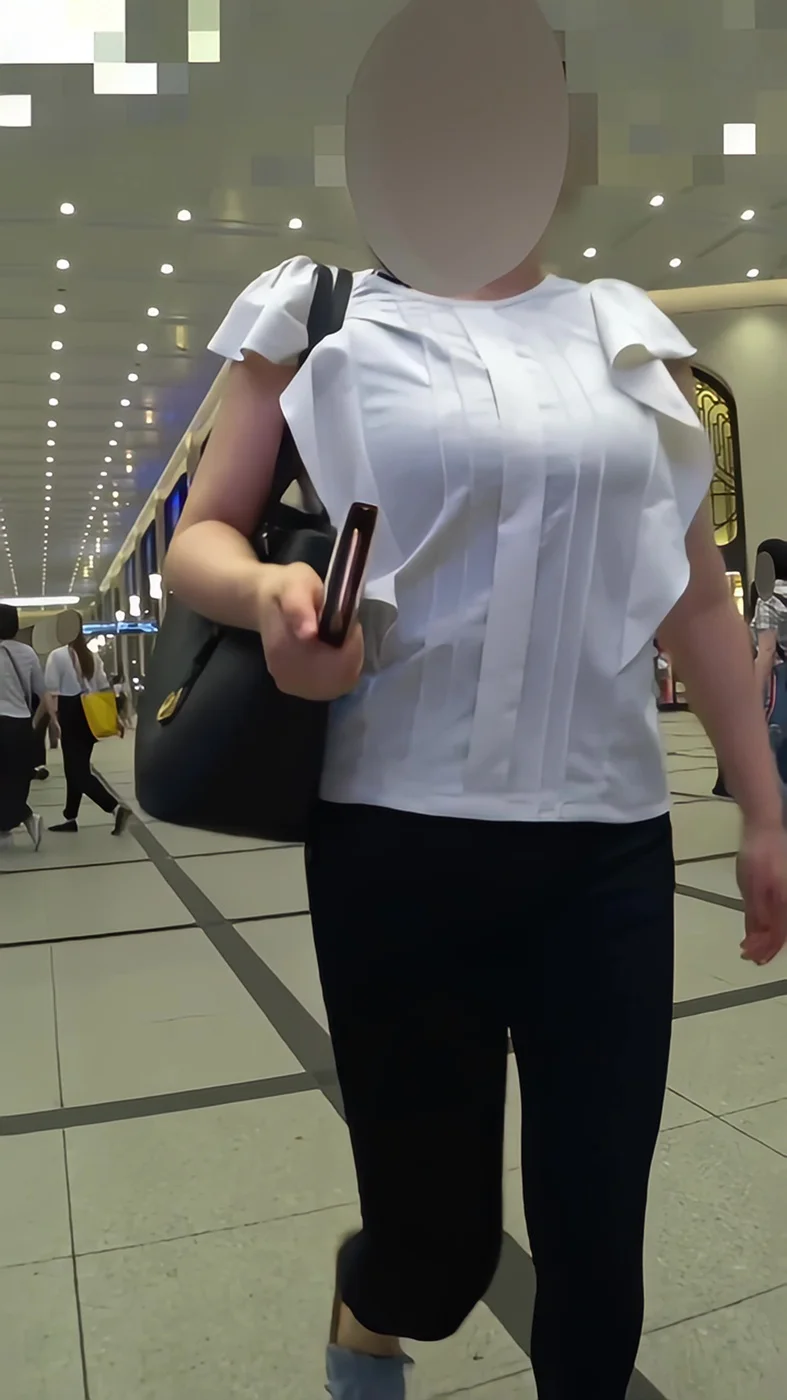 【再販】201美人な巨乳お姉さんと若い爆乳さん-3