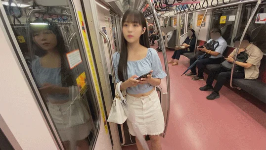 【再販】【粘着盗撮】へそ出しコーデ女子大生４名 粘着ストーキング-3