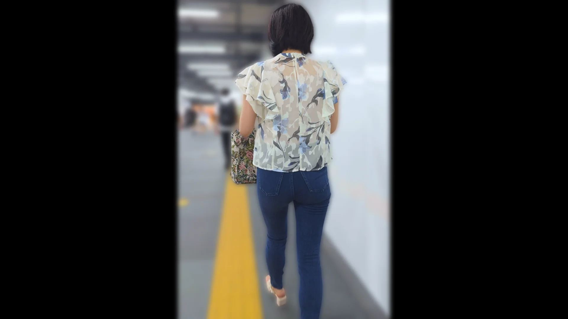 歩行記録0359「パッツパツなヒップでジーンズの女性をじっくり観察」(全2名)-3