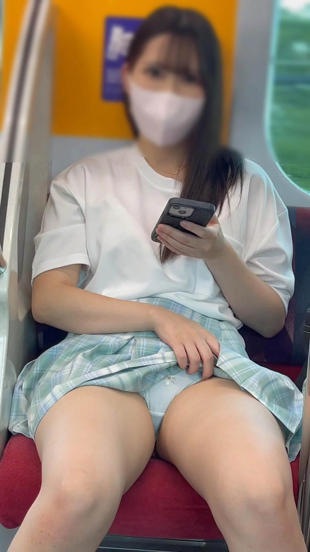 JD盗撮日記88　久しぶりの登場！！続・あのにこにこ笑顔と大胆見せつけが可愛いすぎる激カワ美脚JDを電車内で盗撮【完全主観25分-1