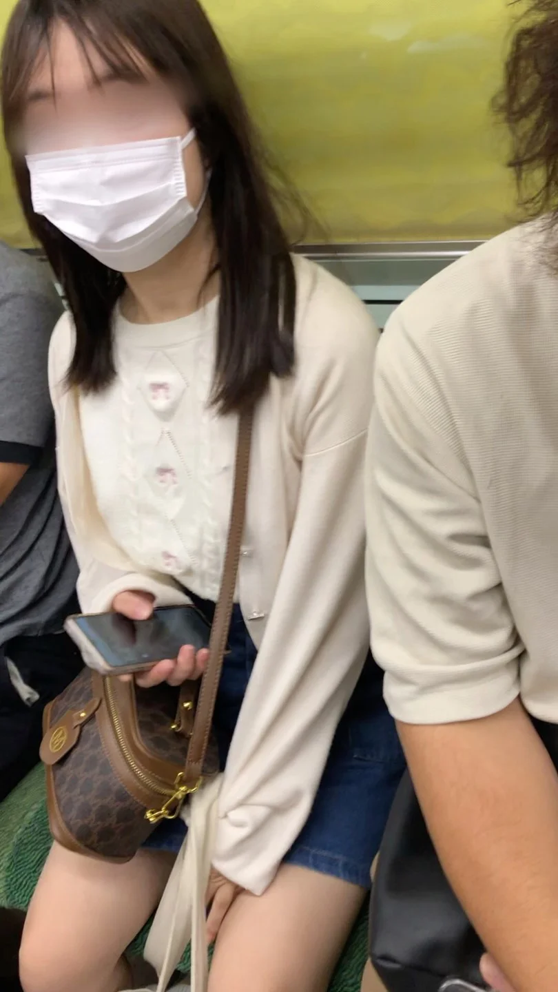 【上からの眺め79】男好きするムチムチボディのＪＤを上から観察！-3