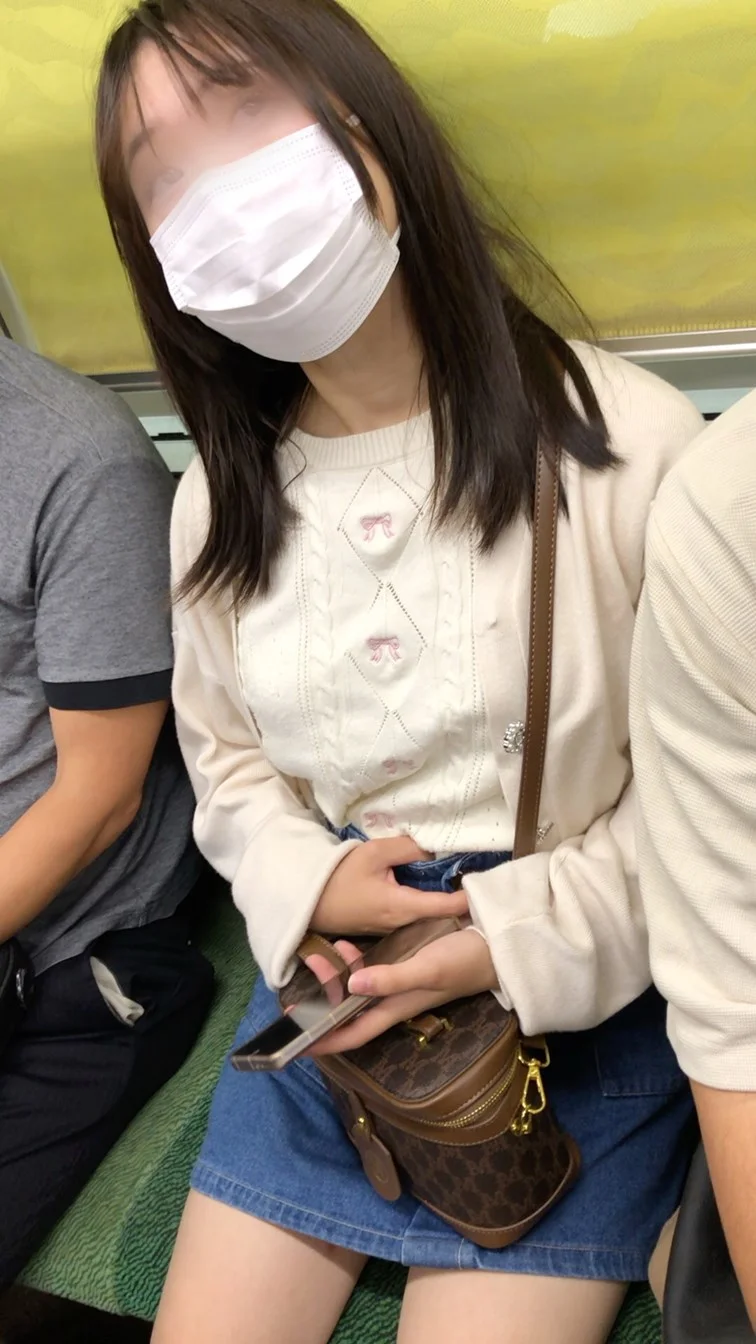 【上からの眺め79】男好きするムチムチボディのＪＤを上から観察！-5