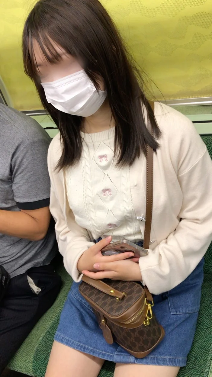 【上からの眺め79】男好きするムチムチボディのＪＤを上から観察！-6