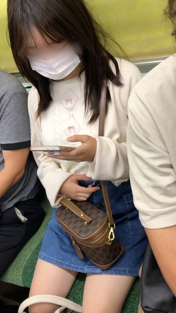 【上からの眺め79】男好きするムチムチボディのＪＤを上から観察！