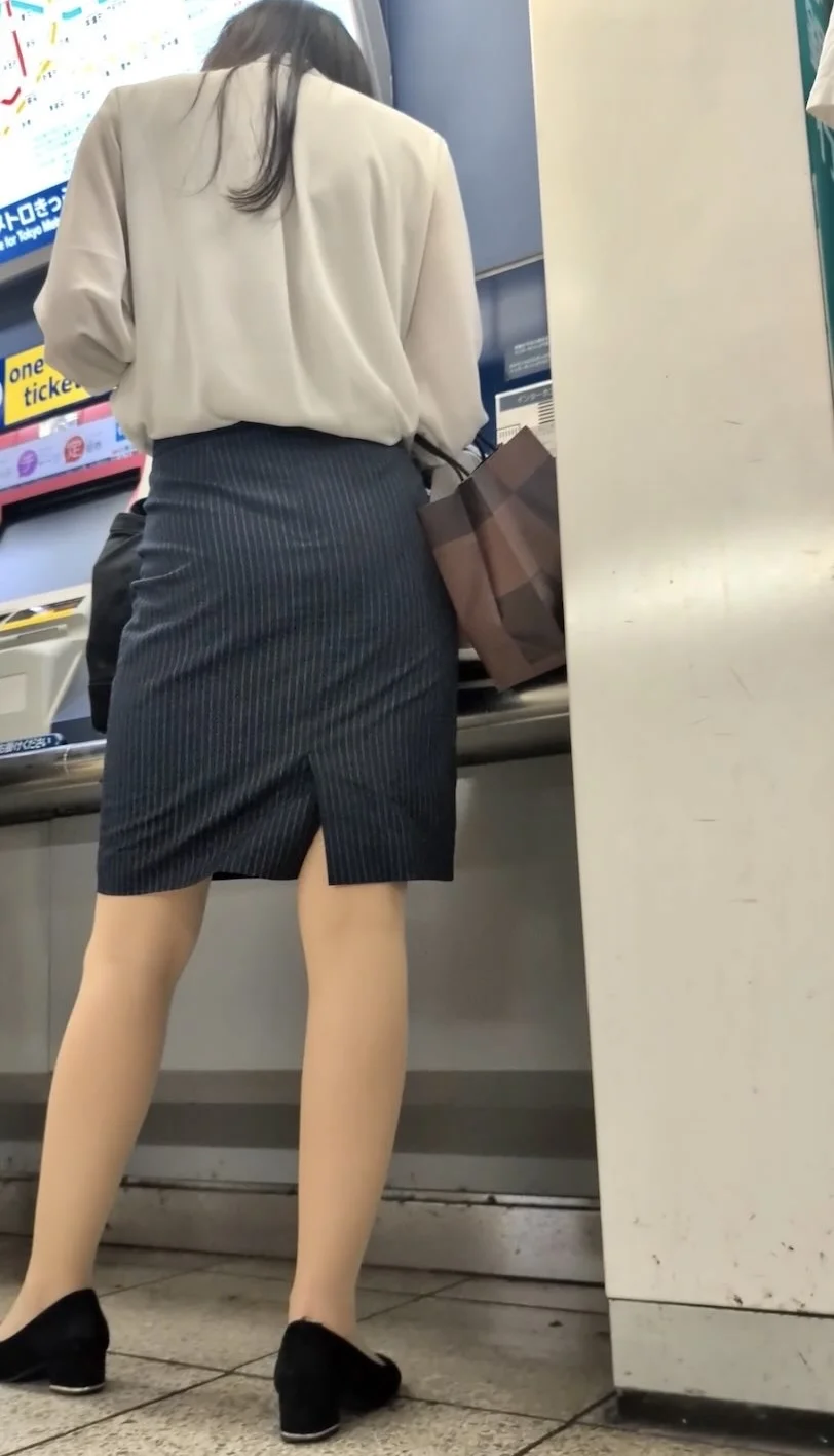 【574】男性サラリーマンを誘惑するセクシーOLさん、攻めのタイトスカート！-3