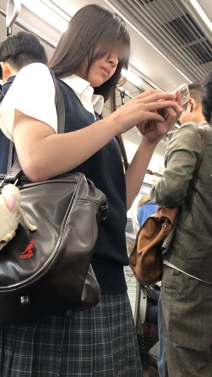 【放課後の眺め159】スタイル抜群の清楚系美少女ＪＫを下から観察！！-6
