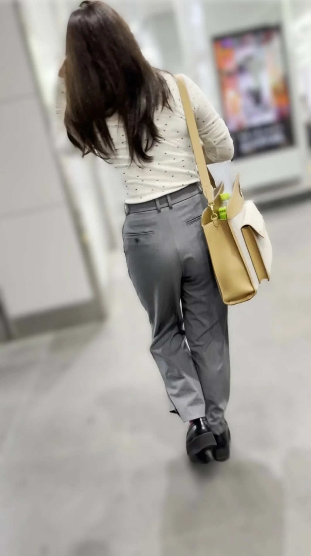 【再販】街の風景２８　巨乳可愛い天使ＯＬの美顔をしっかり見れなくても美巨乳と身体がエロすぎて性欲増進♡-5