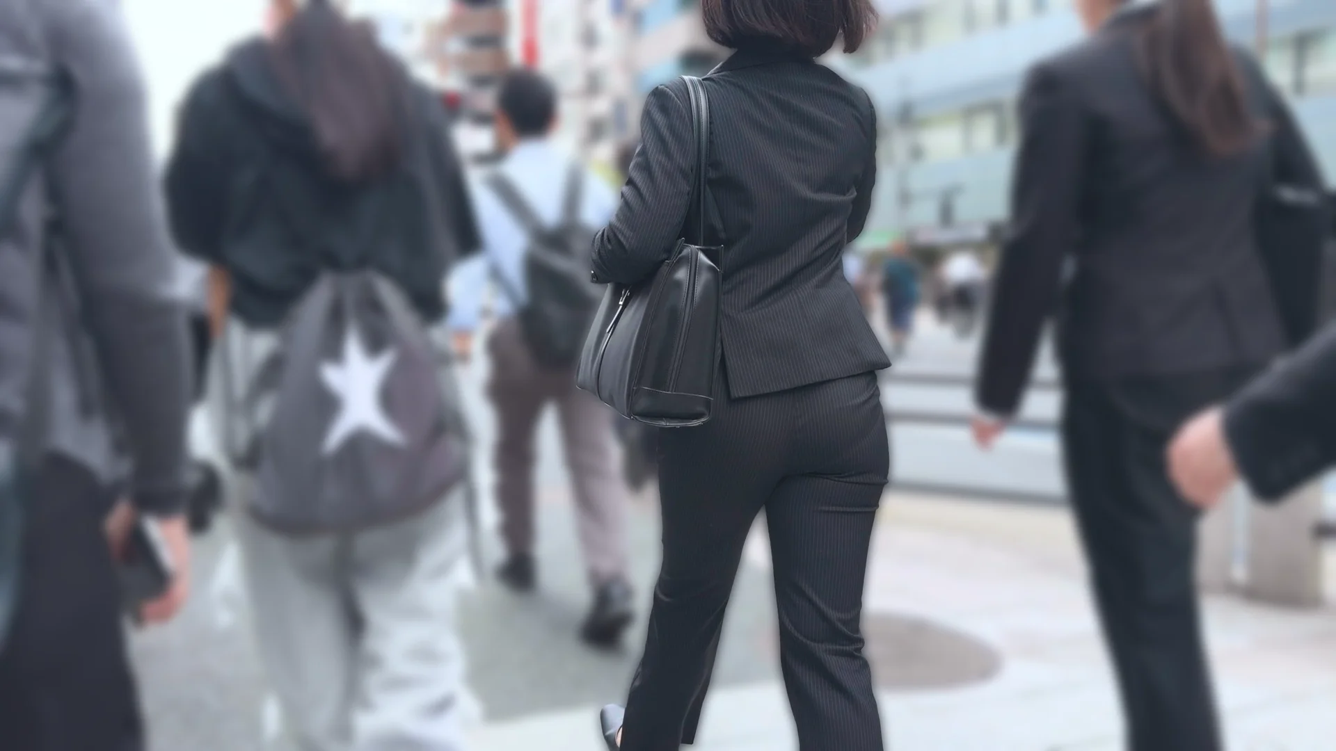 歩行記録0363「パツパツに張った美尻で階段を上るリクルートスーツ女子」(全4名)-3