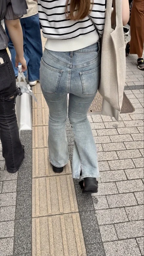 デニム女子コレクションVol.179 腰がチアらみえしてるむっちりなヒップのデニムお姉さんとスレンダー美デニムの綺麗目お姉さん！-5