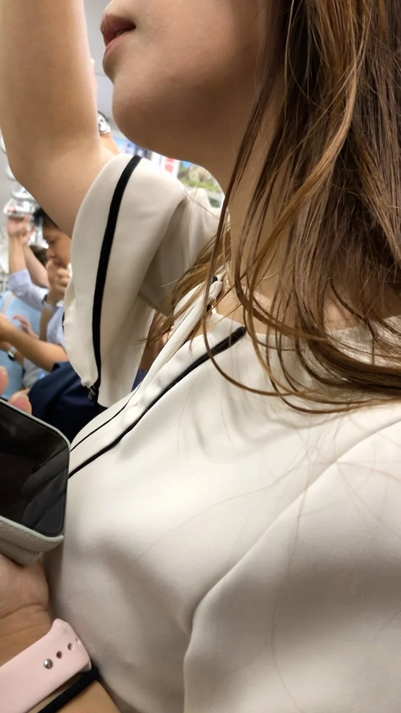 【すぐそこの眺め186】フェロモン溢れるセクシーＯＬの巨乳を至近距離から！！-3